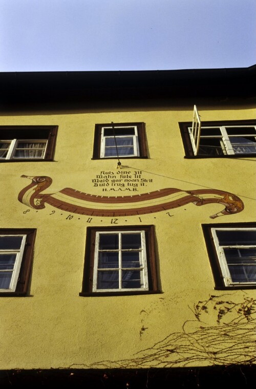 [Bregenz Oberstadt, Sonnenuhr am Stadttor]