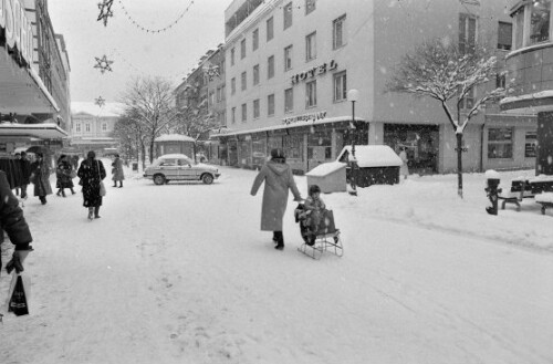 [Winter in Bregenz, Kaiserstraße]