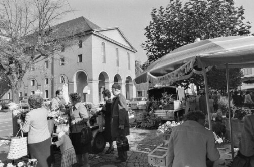 [Markt auf dem Kornmarktplatz]