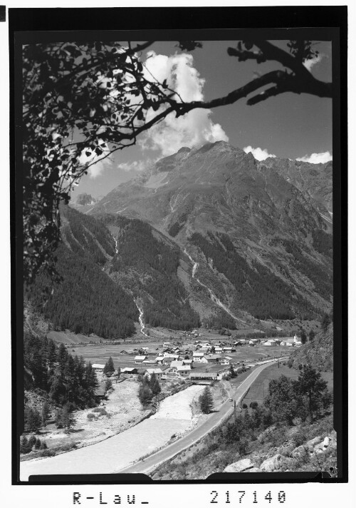 [Huben bei Längenfeld im Ötztal gegen Felderkogel und Hundsfölle]