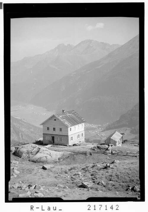 Hahlkogelhaus gegen Längenfeld und Acherkogel 3010 m