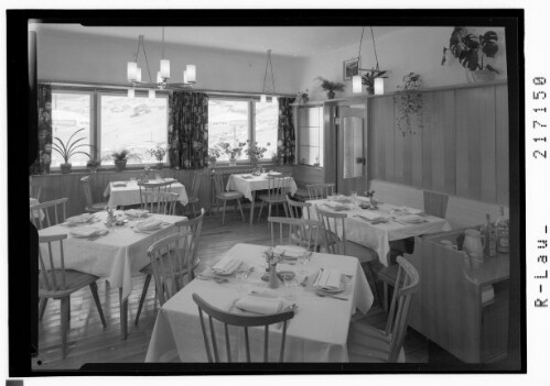 [Speisesaal im Gasthof Cafe Hermann in Söden im Ötztal / Tirol]