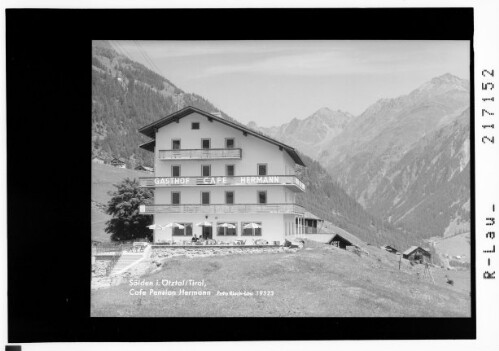 Sölden im Ötztal / Tirol, Cafe Pension Hermann : [Gasthof Cafe Hermann in Sölden im Ötztal mit Lochkogel und Murkarspitze]