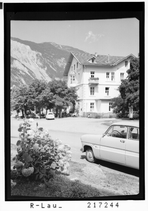 Station Ötztal, Hotel Ötztalerhof gegen Simmering, Oberinntal / Tirol : [Hotel Ötztalerhof in Ötztal - Bahnhof gegen Simmering]