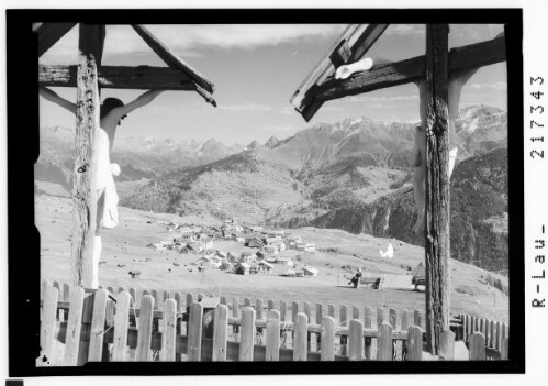 [Fiss im Oberinntal gegen Kaunergrat und Glockturmkamm / Tirol]