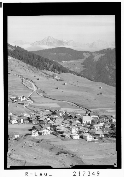 [Fiss im Oberinntal gegen Tschirgant und Mieminger Gebirge Tirol]