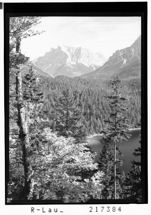 [Blindsee am Fernpass gegen Wetterstein Gebirge]