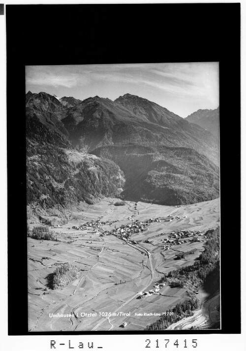 Umhausen im Ötztal 1036 m / Tirol : [Umhausen im Ötztal mit Blick in die Stubaier Alpen]