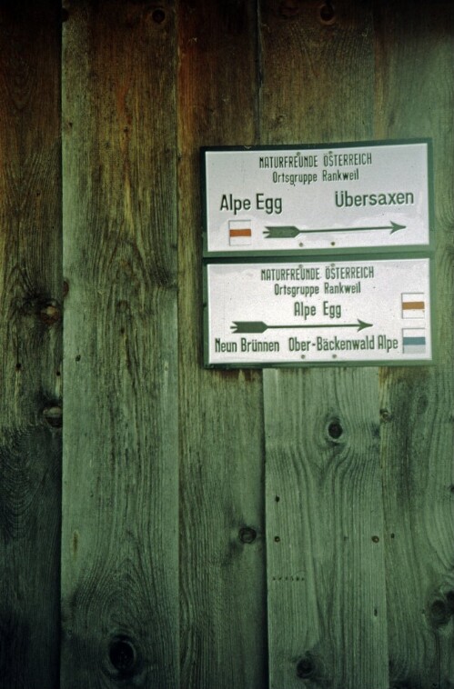[Übersaxen- Dünserberg, Alter Wegweiser]