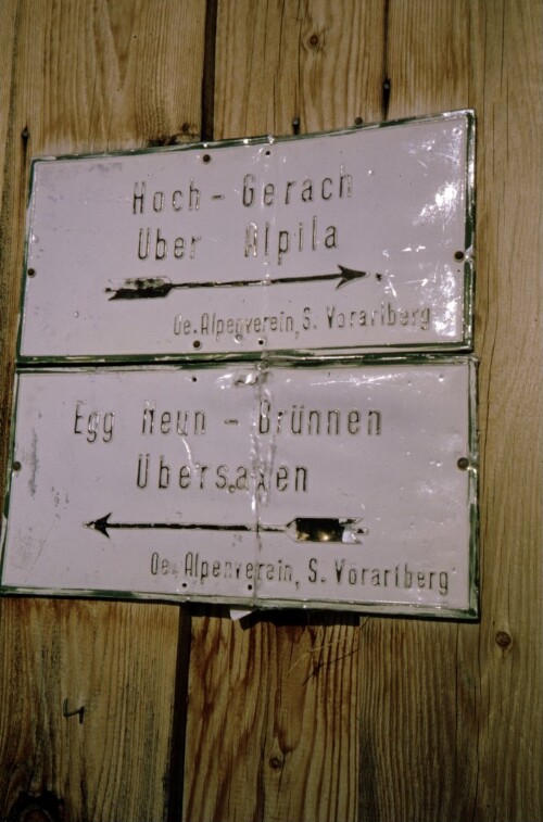 [Dünserberg, alter Wegweiser]