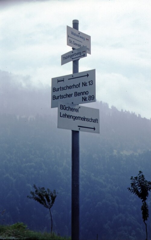 [St. Gerold, alter Wegweiser]