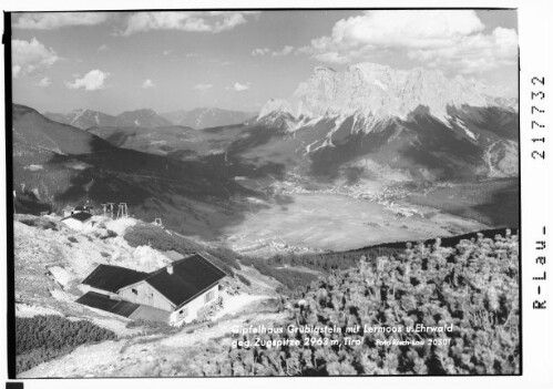 Gipfelhaus Grubigstein mit Lermoos und Ehrwald gegen Zugspitze 2963 m, Tirol