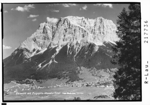 Ehrwald mit Zugspitz - Massiv / Tirol
