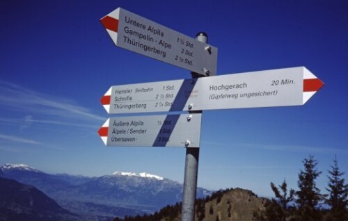 [Dünserberg, neuer Wegweiser ]