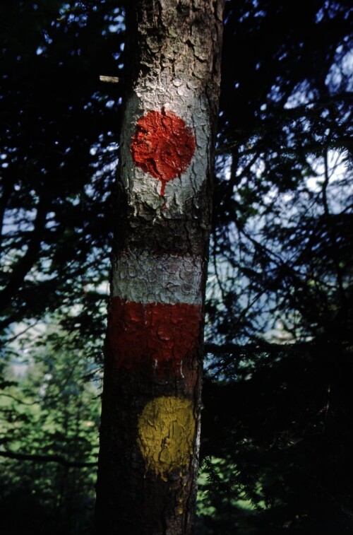 [Alte Wegmarkierungen]