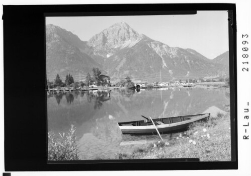 [Heiterwangersee mit Hotel Fischer am See gegen Thaneller Tirol]