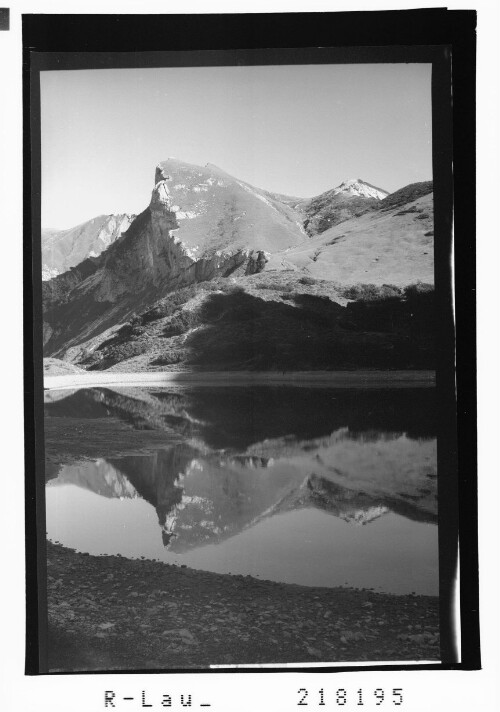 [Lache mit Schochenspitze bei der Landsberger Hütte / Tirol]