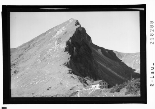 [Landsberger Hütte gegen Rote Spitze / Tirol]