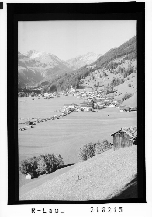 [Holzgau im Lechtal gegen Lärchspitze und Rappenspitze / Tirol]