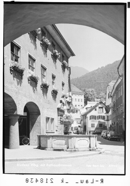 Bludenz Vorarlberg mit Rathausbrunnen : [Rathaus mit Rathausbrunnen in Bludenz]