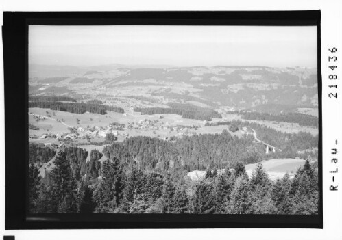[Krumbach im Bregenzerwald mit Bärenbrücke gegen Hirschberg und Sulzberg]