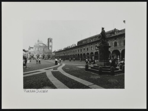 [Vigevano, Piazza Ducale]