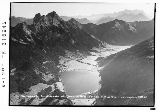 Der Haldensee im Tannheimertal mit Gimpel 2176 m und Rote Flüh 2111 m : [Blick auf den Haldensee gegen Tannheimergruppe mit Gimpel und Kellenspitze und Wetterstein Gebirge mit Zugspitze]