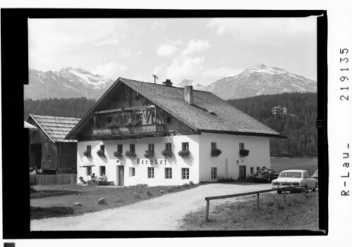[Gasthof Berghof in Niederthai im Horlachtal mit Blockkogel und Fundusfeiler]
