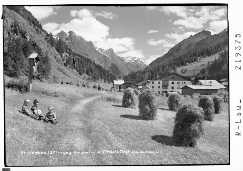 St.Leonhard 1371 m gegen Geigenkamm Pitztal in Tirol
