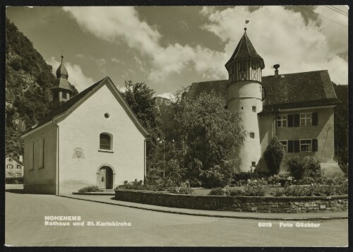 Hohenems : Rathaus und St. Karlskirche