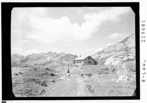 [Edmund Graf Hütte gegen Rendelspitzen und Hochkarspitze]