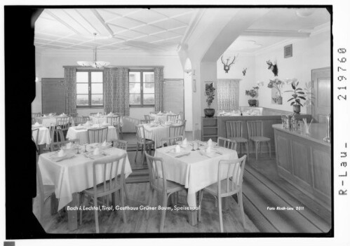 Bach im Lechtal, Tirol, Gasthaus Grüner Baum, Speisesaal : [Speisesaal im Gasthaus zum grünen Baum in Bach]