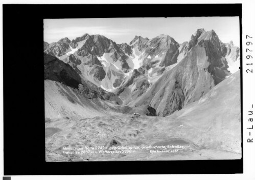 Memminger Hütte 2242 m gegen Griesslspitze / Griesslscharte Rotspitze / Freispitze 2887 m und Wetterspitze 2898 m