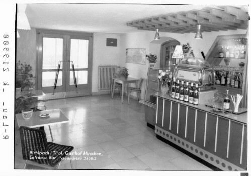 Bichlbach in Tirol, Gasthof Hirschen, Entree und Bar : [Foyer im Gasthof zum Hirschen in Bichlbach]