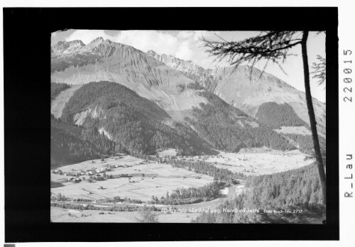 Elbigenalp im Lechtal gegen Hornbachkette