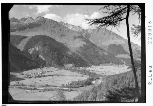 [Elbigenalp im Lechtal gegen Hornbachkette / Tirol]