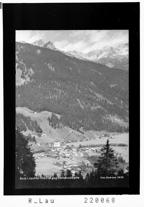 Bach im Lechtal 1065 m gegen Hornbachkette