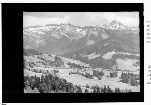 Sibratsgfäll im Bregenzerwald gegen Gottesackerwände 1967 m und Hohen Ifen 2231 m