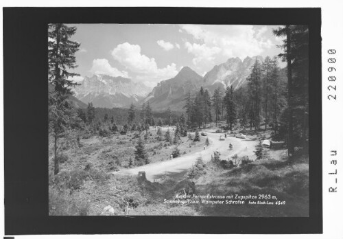 An der Fernpaßstrasse mit Zugspitze 2964 m / Sonnenspitze und Wampeter Schrofen