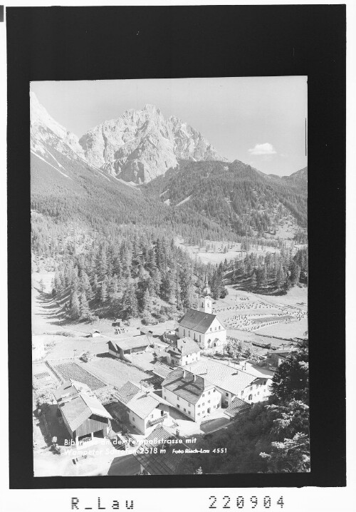 Biberwier an der Fernpaßstrasse mit Wampeter Schrofen 2518 m