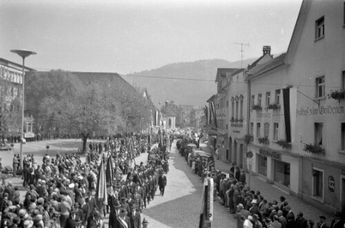 Kaiserjägeraufmarsch am Kornmarkt in Bregenz