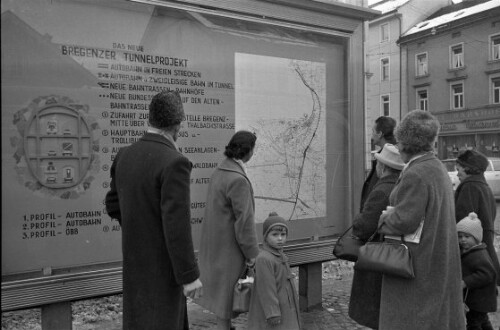 Schaukasten in Bregenz zur Autobahnführung im Raum Bregenz