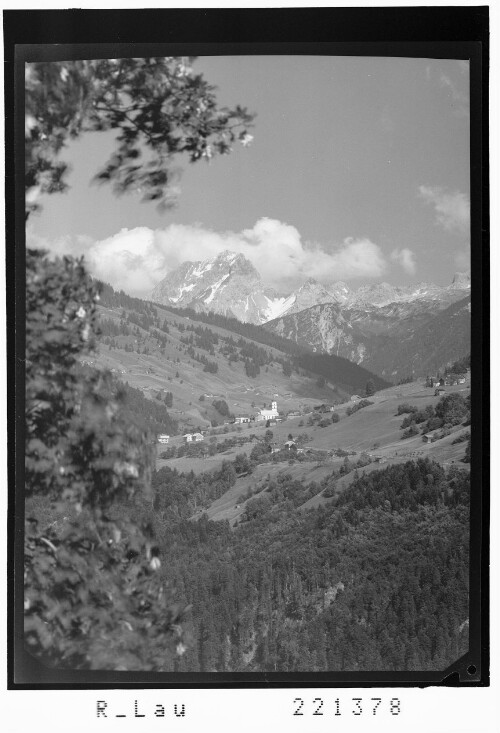 [Raggal mit Blick zur Roten Wand]