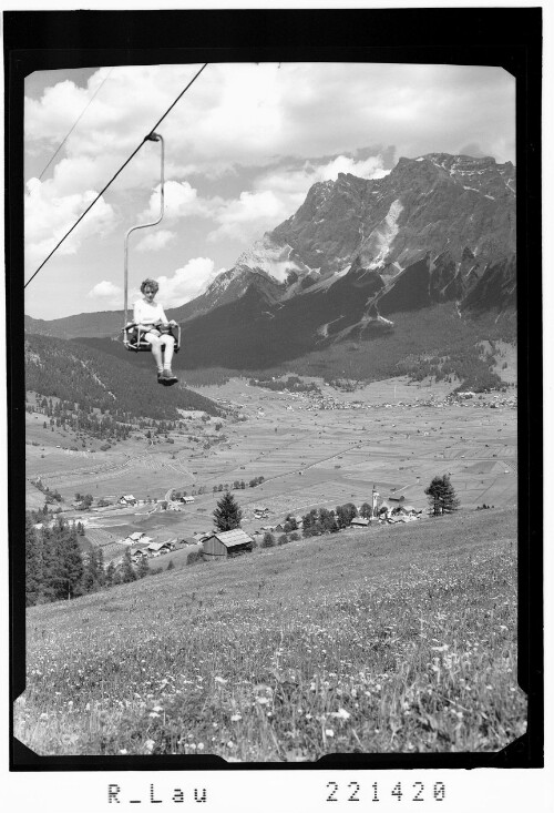 [Blick auf Lermoos gegen Wetterstein Gebirge mit Zugspitze]