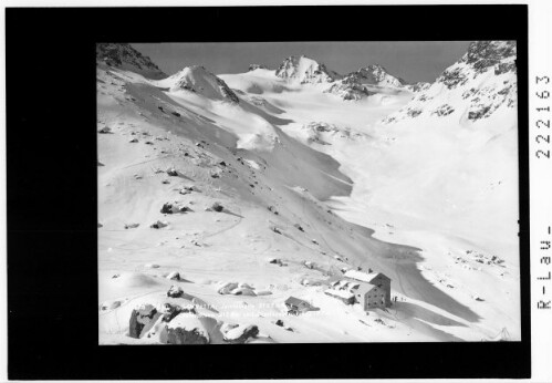 Silvretta / Jamtalhütte 2167 m mit Jamtspitzen 3178 m und Dreiländerspitze 3197 m