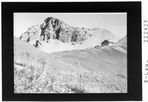 Stuttgarter Hütte 2303 m mit Fangokarspitze