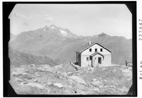 [Ascher Hütte gegen Hohen Riffler]