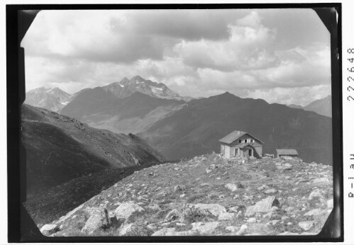 [Ascher Hütte gegen Hohen Riffler]