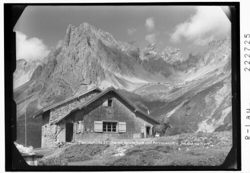 Steinseehütte gegen Steinbox und Parzinnspitzen : [Steinseehütte gegen Steinkarspitze - Spielerturm und Parzinnspitze]