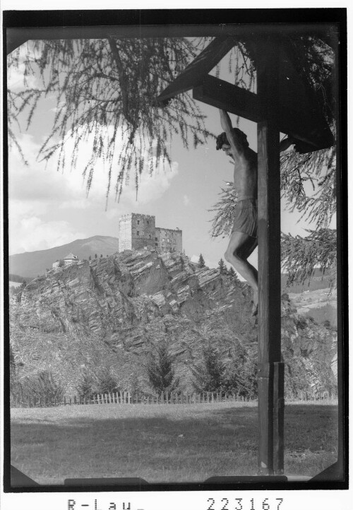 [Burg Laudegg bei Ladis im Oberinntal / Tirol]